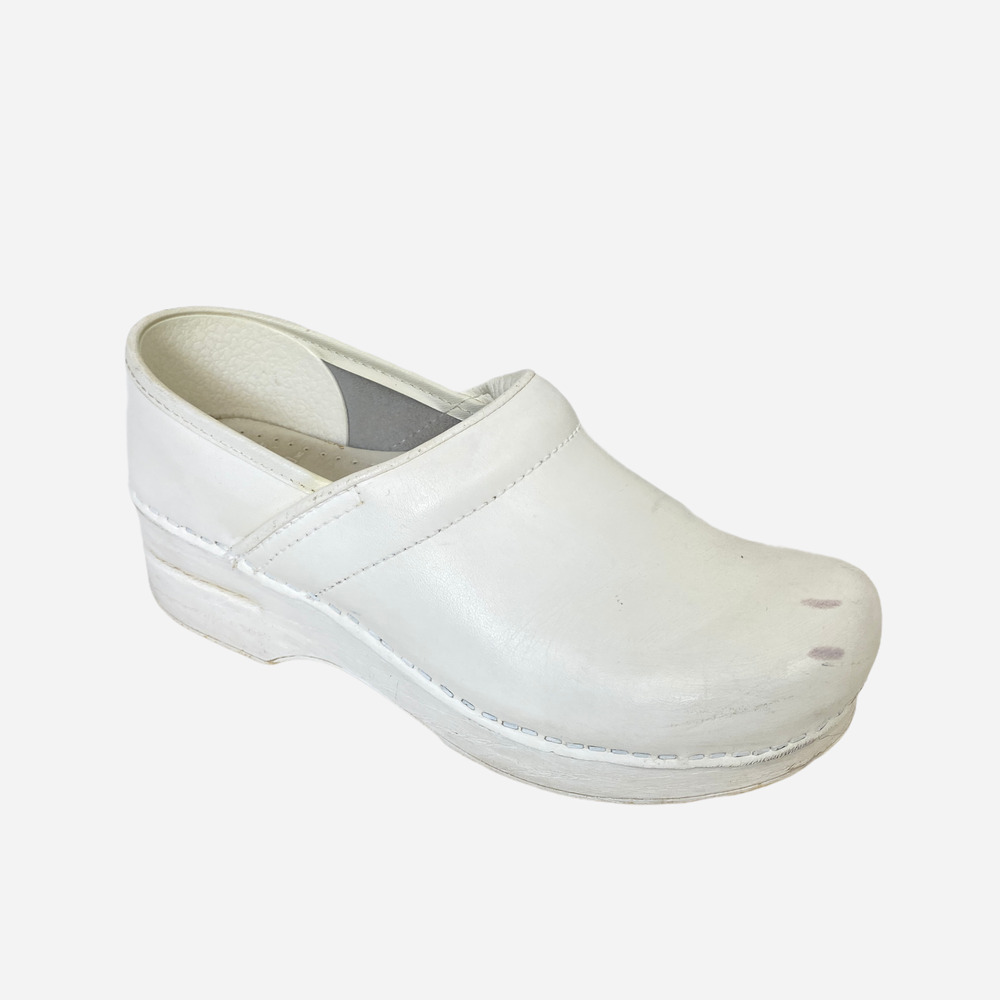 Dansko Nursing Clogs White Leather 37 N NARROW 6.5-7 Closed Back Professional